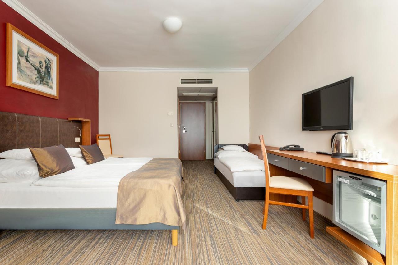 Hotel Eger & Park Extérieur photo