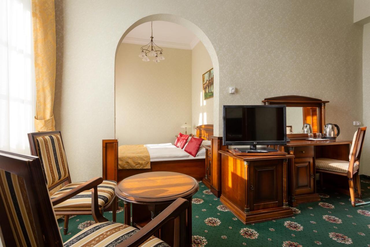 Hotel Eger & Park Extérieur photo