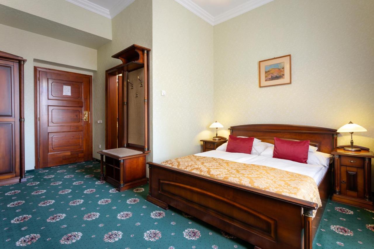 Hotel Eger & Park Extérieur photo