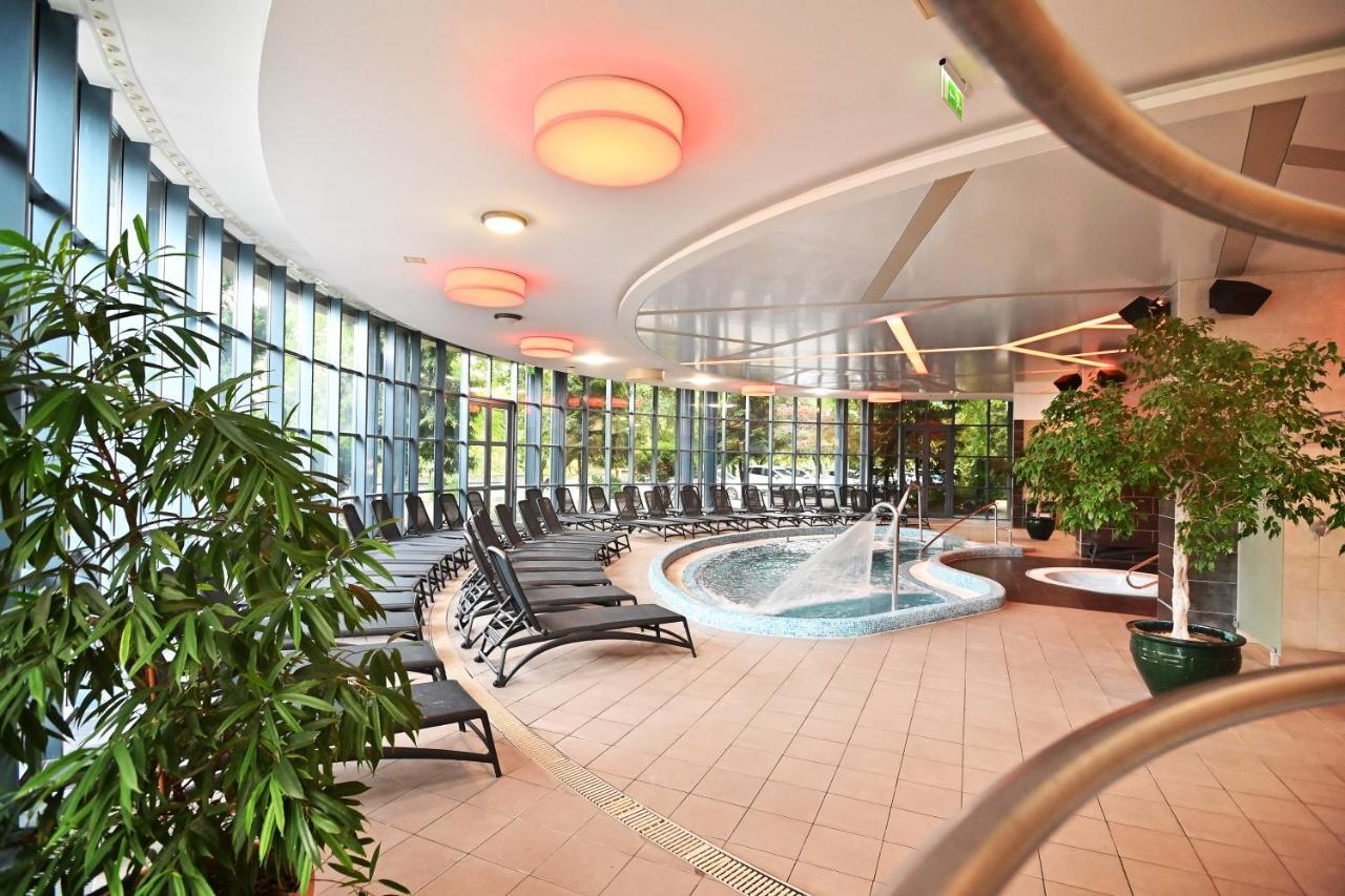 Hotel Eger & Park Extérieur photo