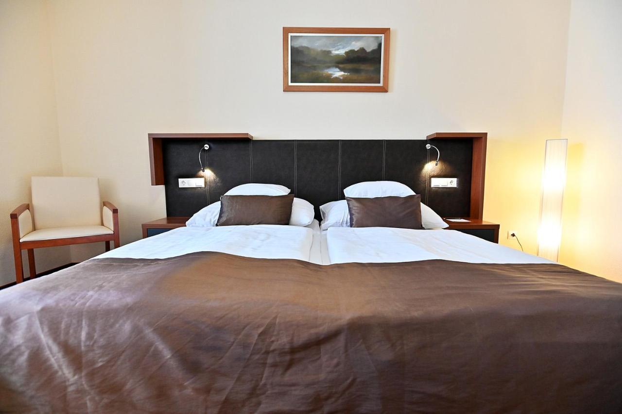 Hotel Eger & Park Extérieur photo