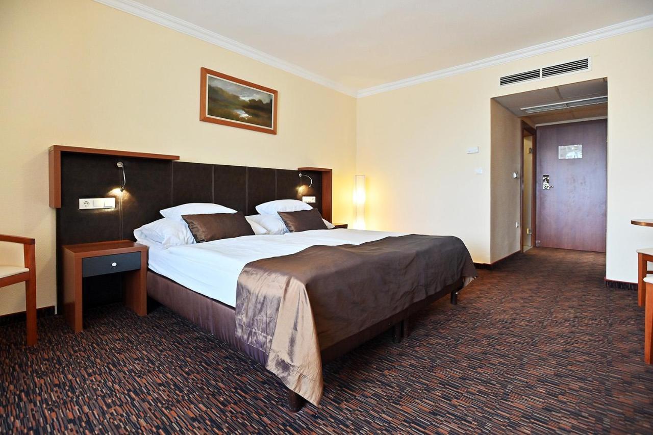 Hotel Eger & Park Extérieur photo