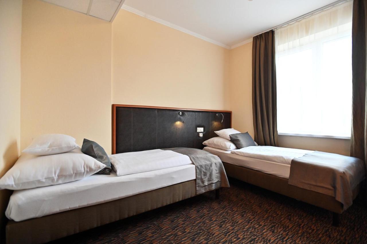 Hotel Eger & Park Extérieur photo