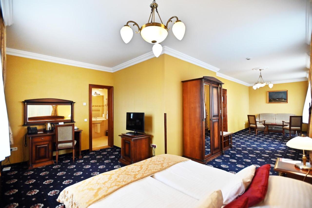 Hotel Eger & Park Extérieur photo