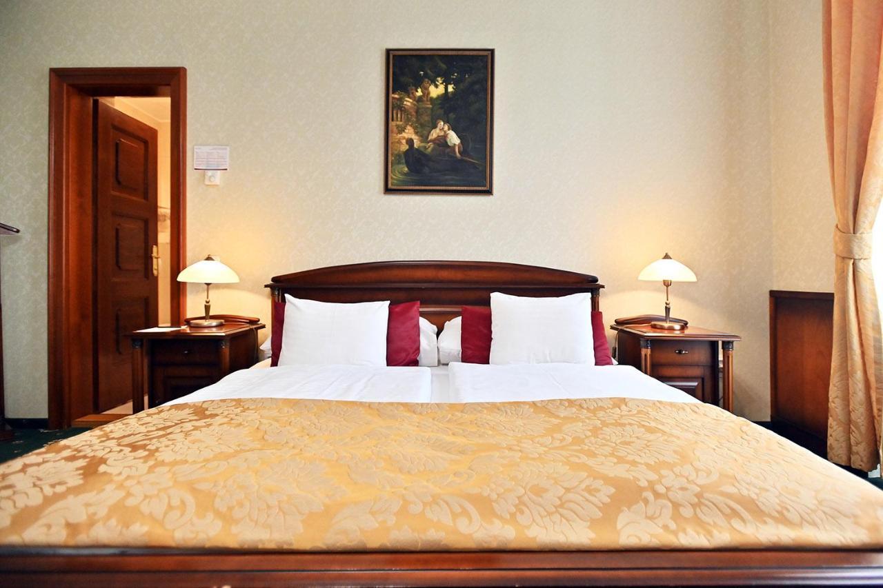 Hotel Eger & Park Extérieur photo