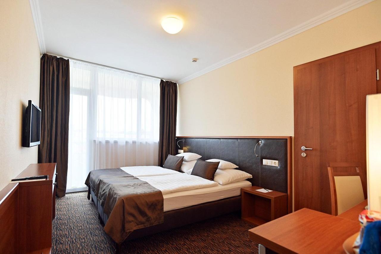 Hotel Eger & Park Extérieur photo